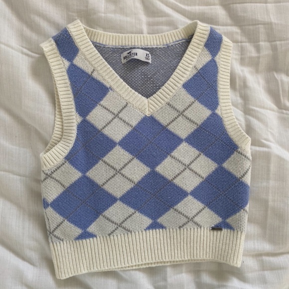 Hollister Sweaters - XS blue argyle sweater vest from hollister